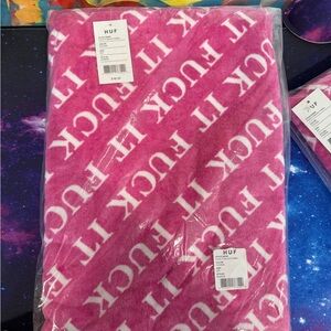 HUF F*** IT Fuchsia Logo Beach Towel